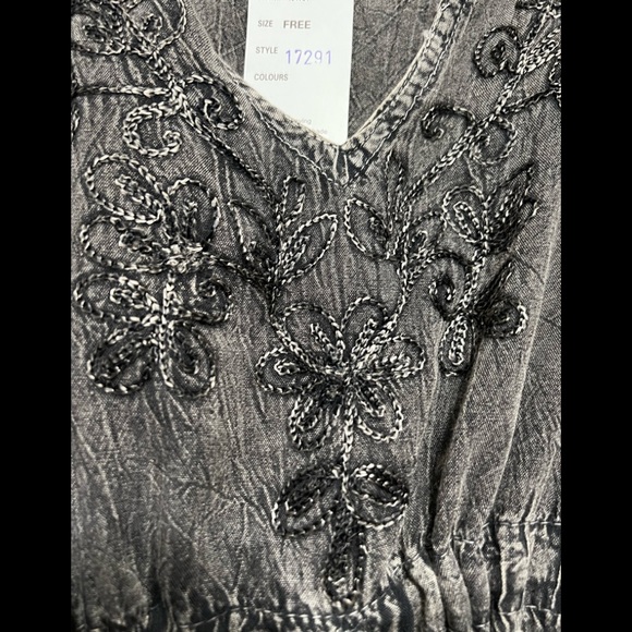 Seaside Black Acid Kaftan - Picture 8 of 9